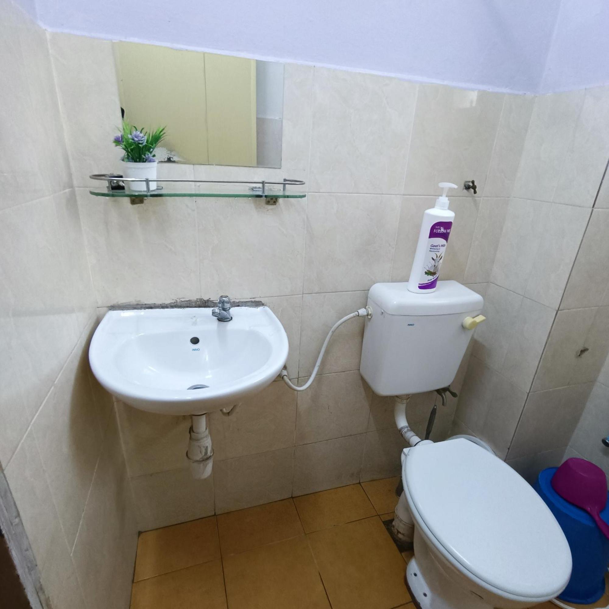 Homestay Lestari Klia Sepang Exterior foto